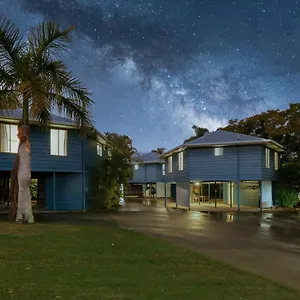 **** Motel And Australia