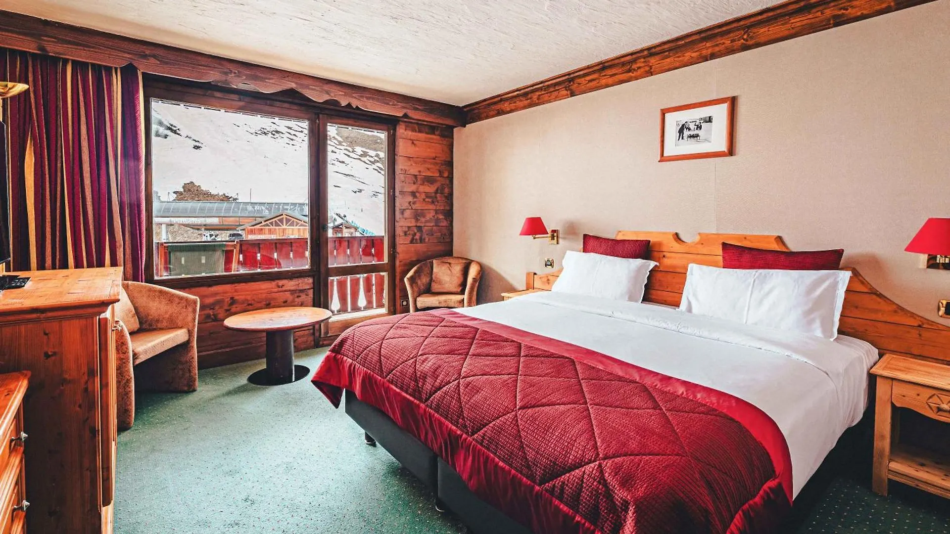 Hotel Mont Vallon Meribel 4*,